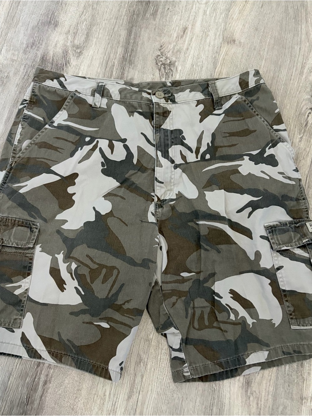 Wrangler Camo Cargo Shorts Men's Size 36 Green Camouflage Outdoors Hunting